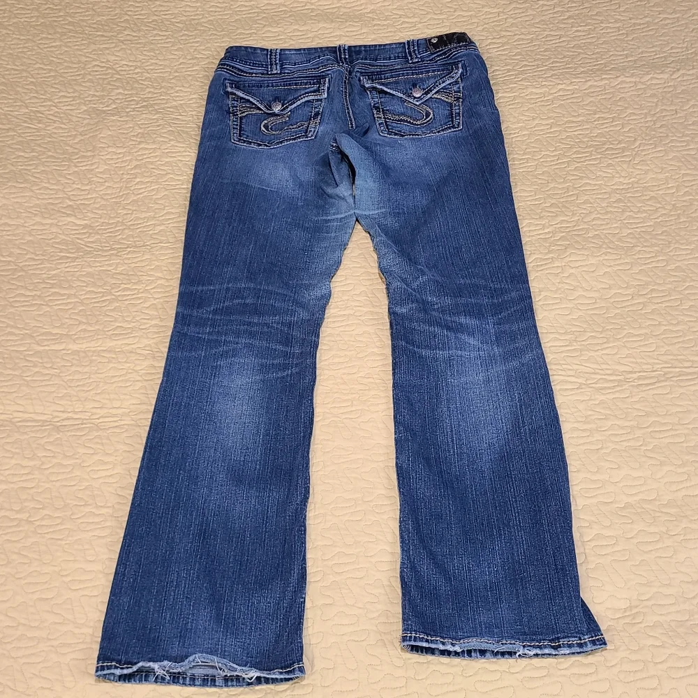 Silver Suki slim bootcut distressed jeans size 33 - Picture 9 of 10
